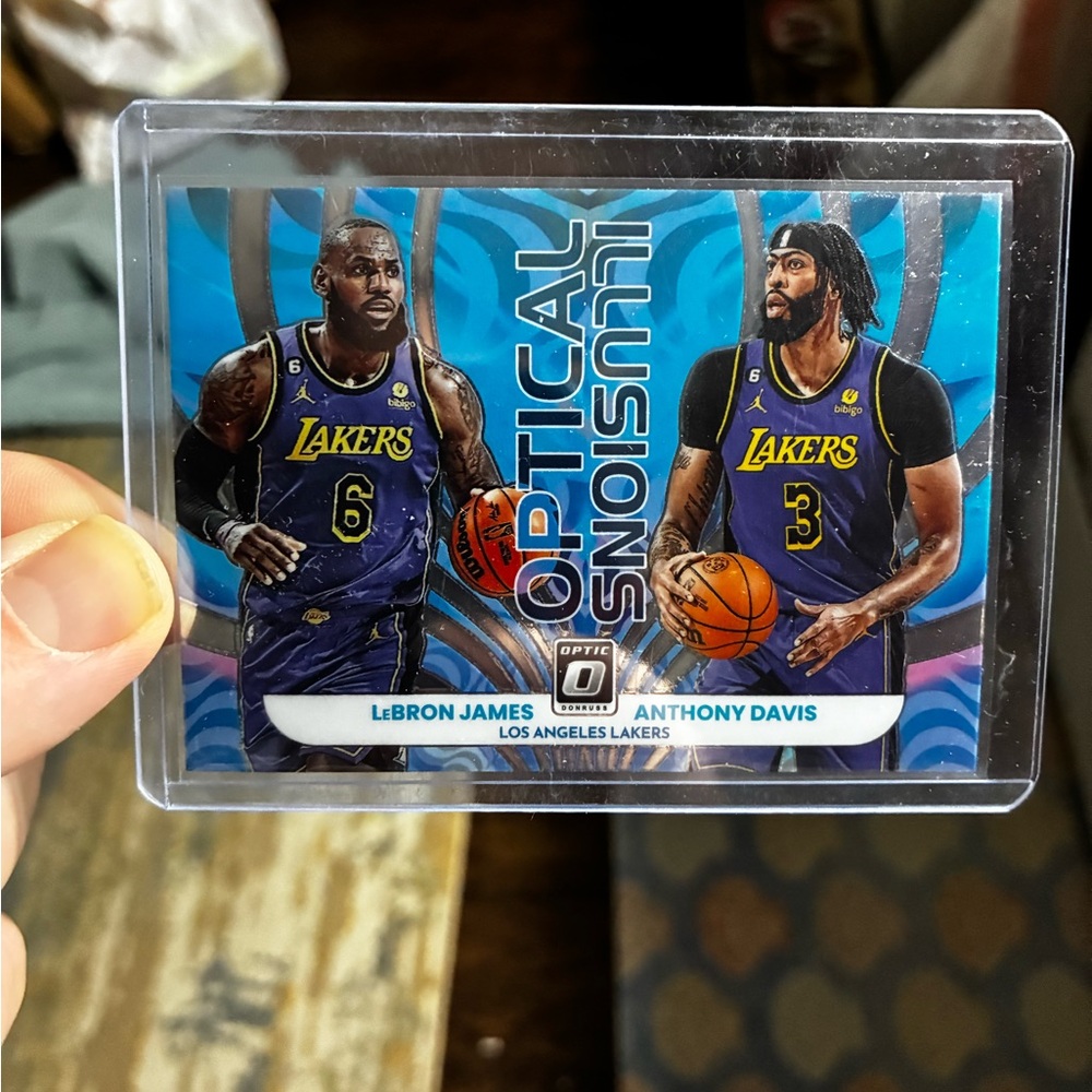 Optic Illusions Basketball Trading Card